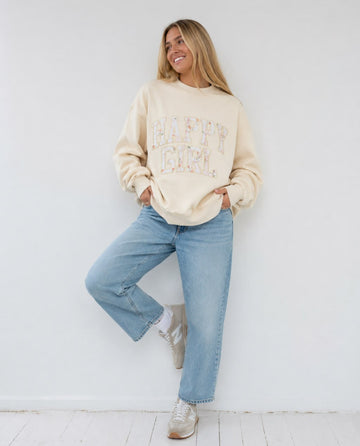 SPECIALTY HAPPY GIRL CREAM CREWNECK
